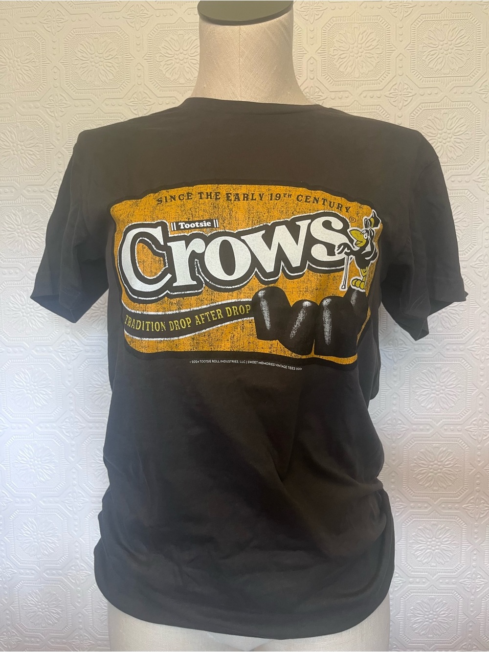 Juniors womens Crows Graphic Tee - Black and Yellow